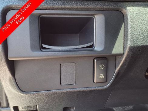 Used 2017 Toyota Tacoma SR AWD/4WD image 25