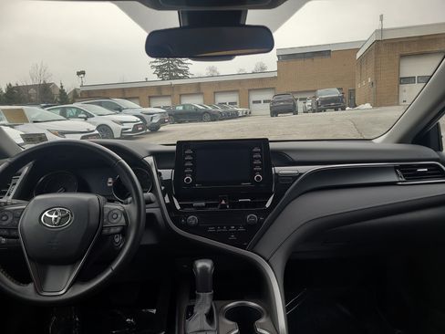 Used 2023 Toyota Camry SE image 19