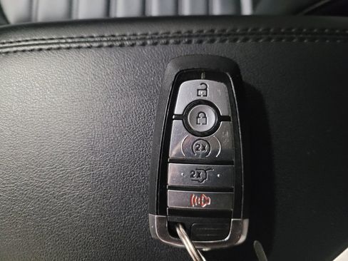 Used 2022 Ford Edge SEL w/ Convenience Package image 32