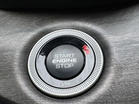 New 2025 Jeep Grand Cherokee L Limited w/ Black Appearance Package image 35