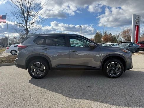 Certified 2024 Nissan Rogue SV image 4