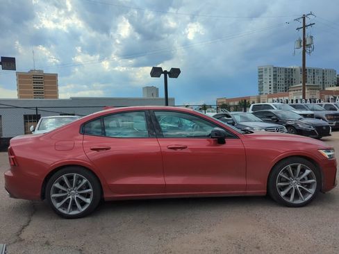 Used 2021 Volvo S60 T5 Momentum AWD/4WD image 8