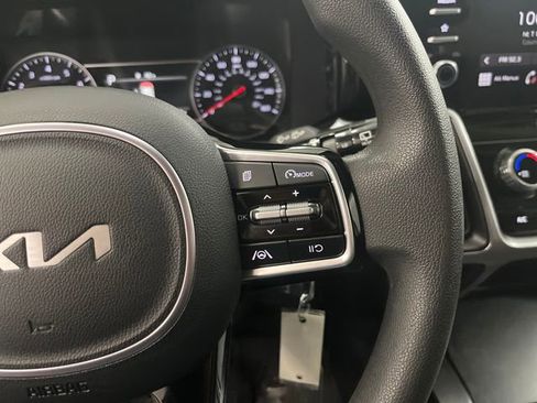 Certified 2023 Kia Sorento LX image 18