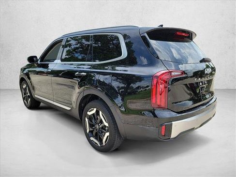 Used 2025 Kia Telluride S FWD image 7