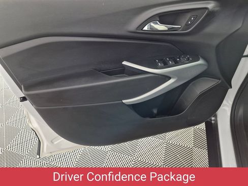 Certified 2024 Chevrolet Trax LS w/ LS Convenience Package FWD image 11