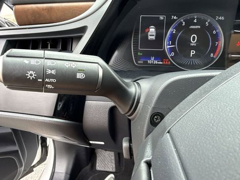 Used 2025 Lexus ES 350 w/ Premium Package image 28