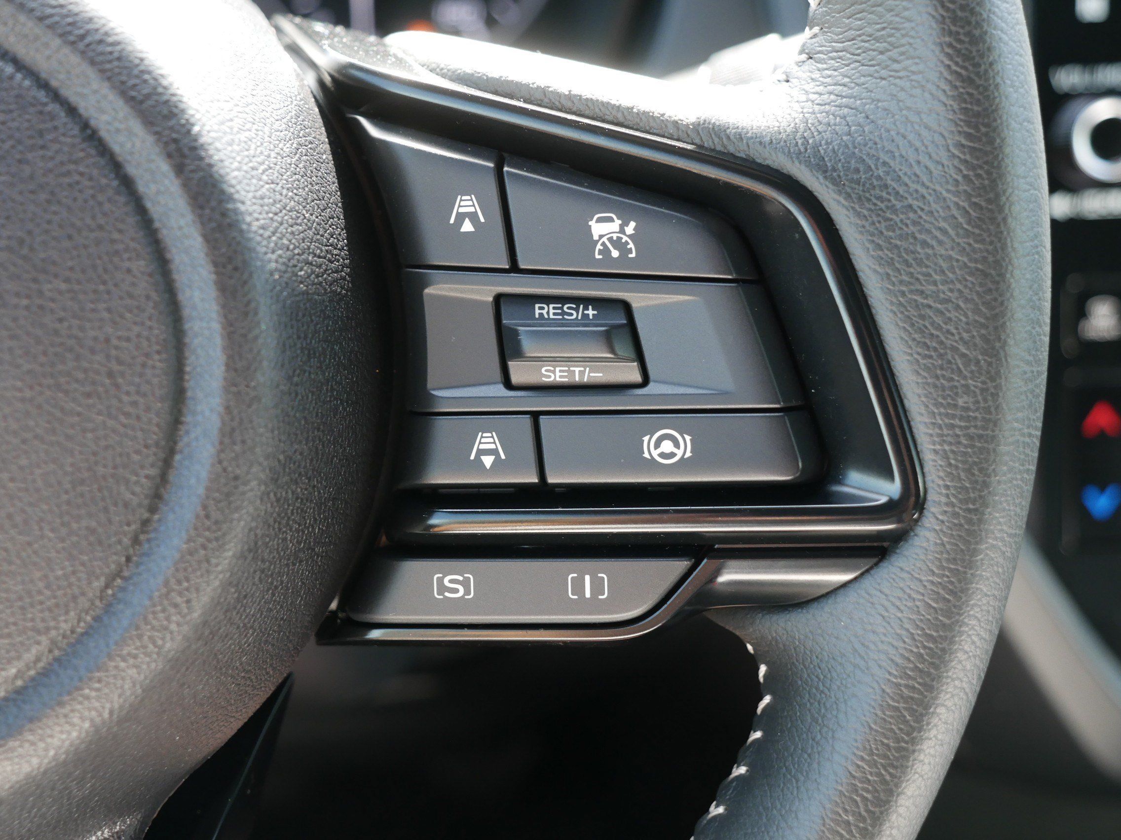 Used 2025 Subaru Forester Premium AWD/4WD image 30
