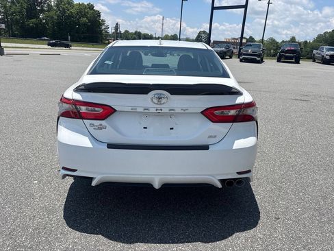 Used 2019 Toyota Camry SE FWD image 7