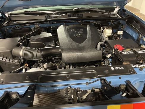 Used 2019 Toyota Tacoma TRD Sport AWD/4WD image 35