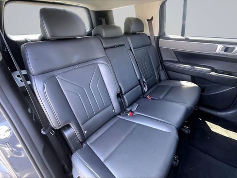 Used 2025 Hyundai Santa Fe SEL FWD image 27