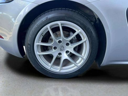 Used 2018 Porsche 718 Cayman Coupe 2D image 14