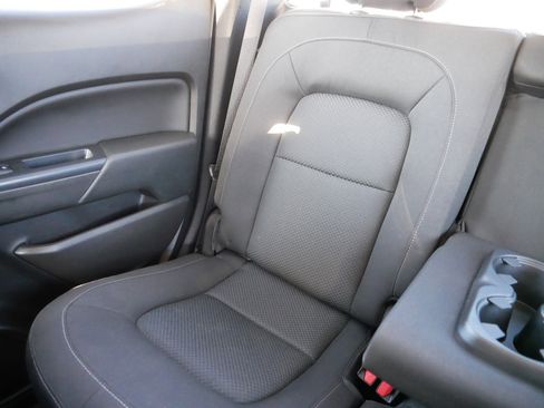 Used 2015 Chevrolet Colorado LT w/ LT Convenience Package image 12