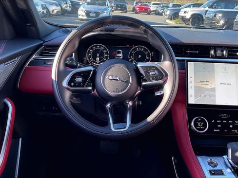 Used 2025 Jaguar F-PACE R-Dynamic S image 7
