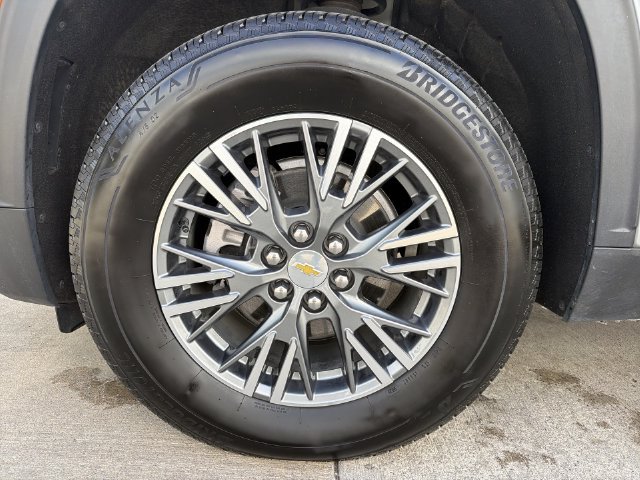Used 2025 Chevrolet Traverse LT w/ Driver Confidence Package FWD image 19
