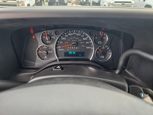 New 2025 Chevrolet Express 3500 w/ Power Convenience Package image 32