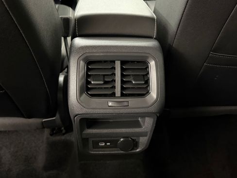 Used 2023 Volkswagen Tiguan SE FWD image 24