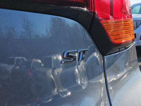 Certified 2021 Buick Encore GX Select w/ Advanced Technology Package image 31