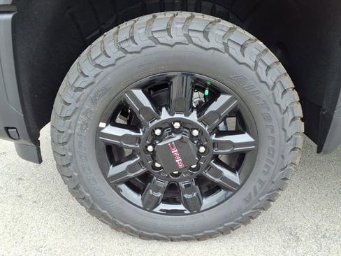 New 2025 GMC Sierra 2500 AT4 w/ AT4 Premium Plus Package image 10