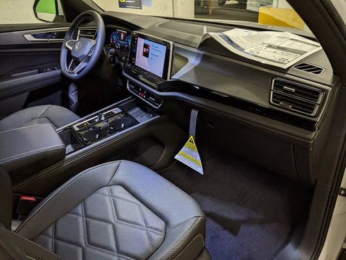 New 2026 Volkswagen Atlas Cross Sport SE image 24
