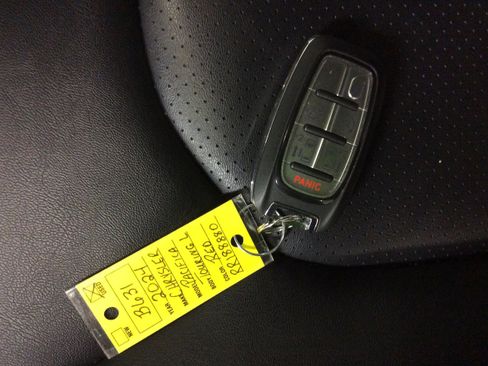 Used 2024 Chrysler Pacifica Touring-L image 36