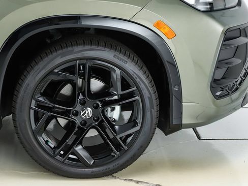 New 2026 Volkswagen Tiguan SE R-Line FWD image 53