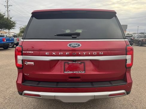 Certified 2022 Ford Expedition XLT image 3