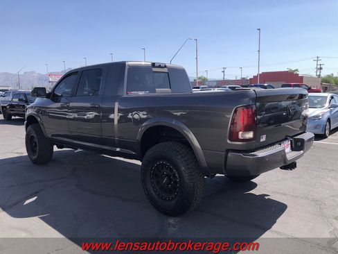 Used 2018 RAM 2500 Laramie w/ Sport Appearance Group AWD/4WD image 7