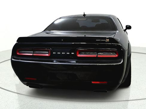 Used 2022 Dodge Challenger R/T Scat Pack RWD image 6