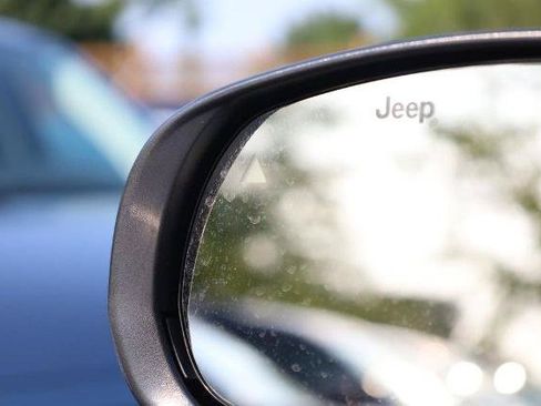 Used 2025 Jeep Compass Limited AWD/4WD image 19