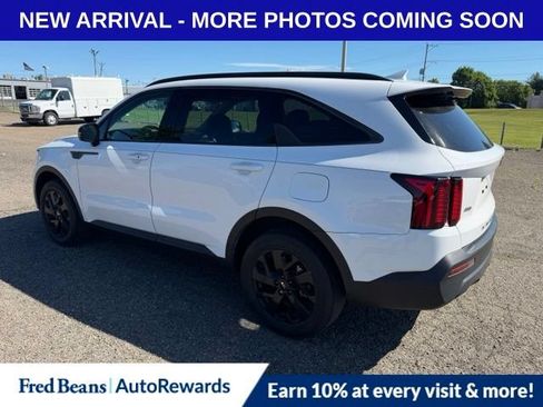 Used 2021 Kia Sorento S w/ Panoramic Sunroof Package AWD/4WD image 5