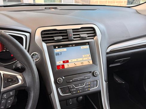 Used 2018 Ford Fusion SE w/ Equipment Group 602A FWD image 28