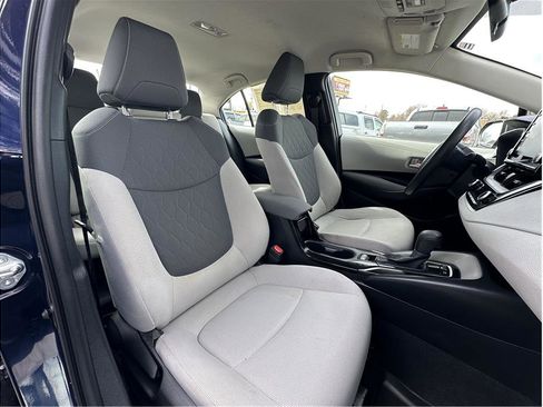 Used 2020 Toyota Corolla LE image 4