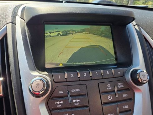 Used 2017 GMC Terrain SLE image 12