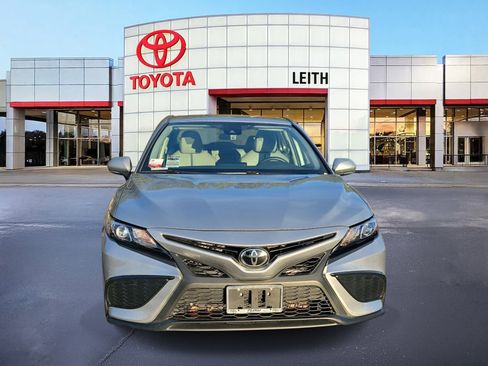 Used 2024 Toyota Camry SE image 2