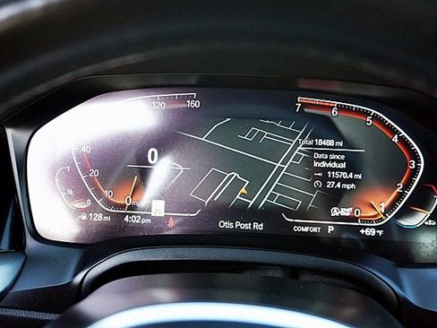 Used 2023 BMW 430i Coupe w/ M Sport Package image 32