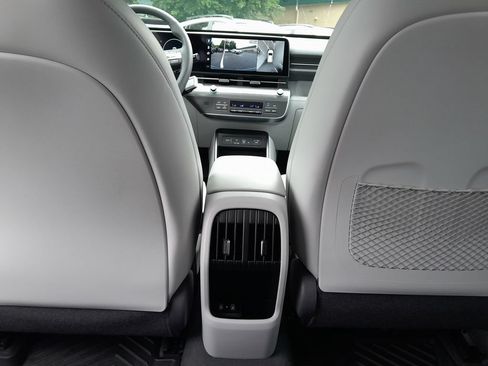 Used 2024 Hyundai Kona Limited AWD/4WD image 34