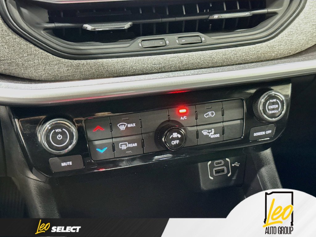 Used 2023 Jeep Compass Latitude AWD/4WD image 18