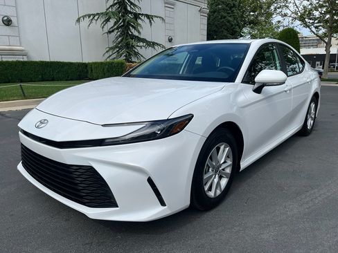 Used 2026 Toyota Camry LE FWD image 3