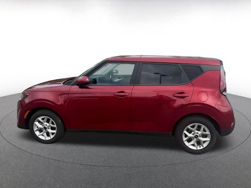 Used 2025 Kia Soul LX w/ LX Technology Package FWD image 9