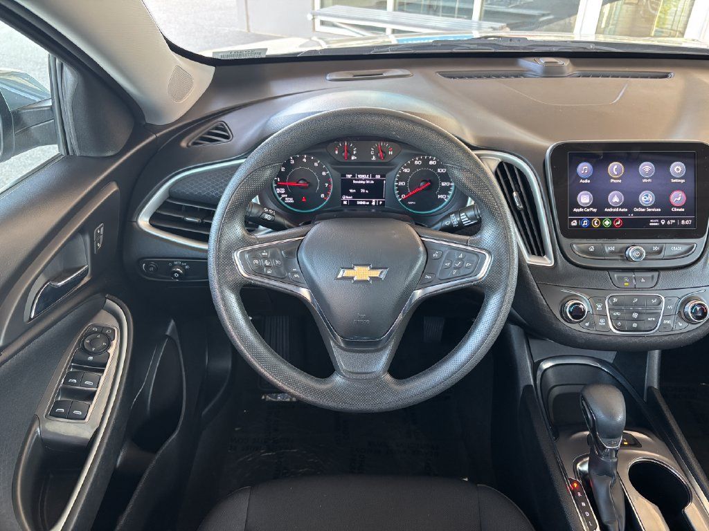 Used 2024 Chevrolet Malibu LT FWD image 9