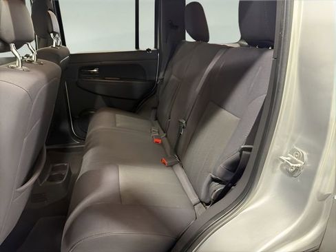 Used 2011 Jeep Liberty Sport image 25