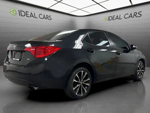 Used 2017 Toyota Corolla SE w/ Carpet Mat Package (TMS) FWD image 5
