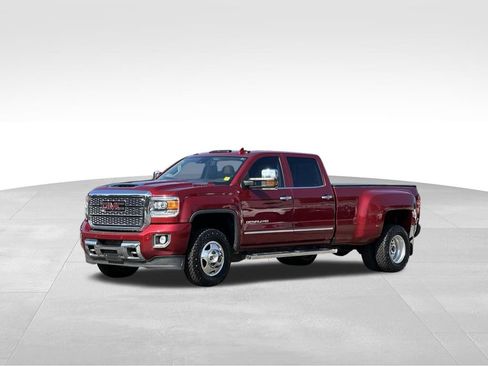 Used 2018 GMC Sierra 3500 Denali w/ Duramax Plus Package AWD/4WD image 7