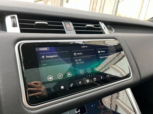 Used 2020 Land Rover Range Rover Sport HST image 23