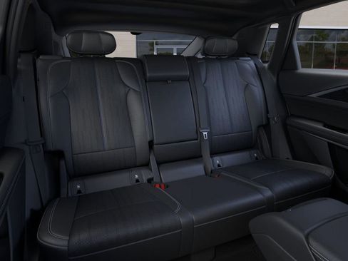 New 2025 Cadillac Lyriq Luxury RWD image 17