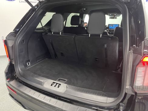Used 2025 Ford Explorer ST-Line image 28