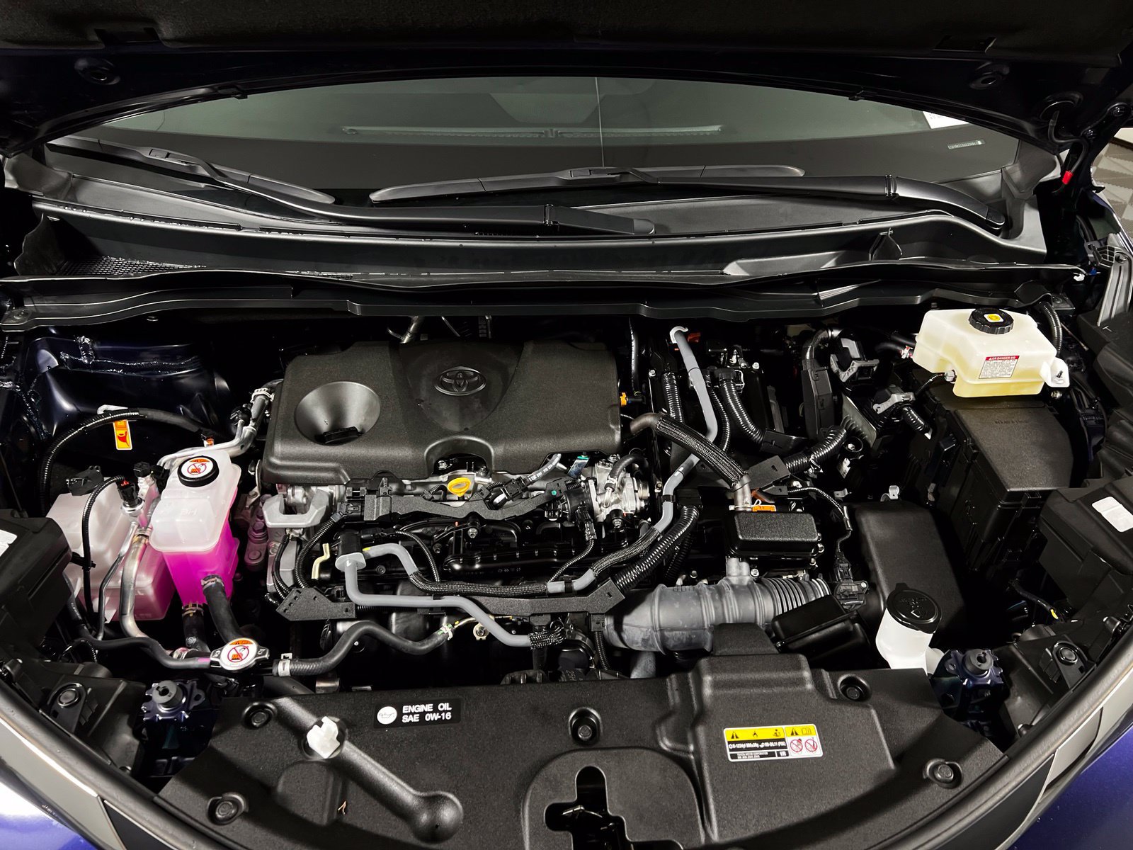 Certified 2025 Toyota Sienna XLE FWD image 9