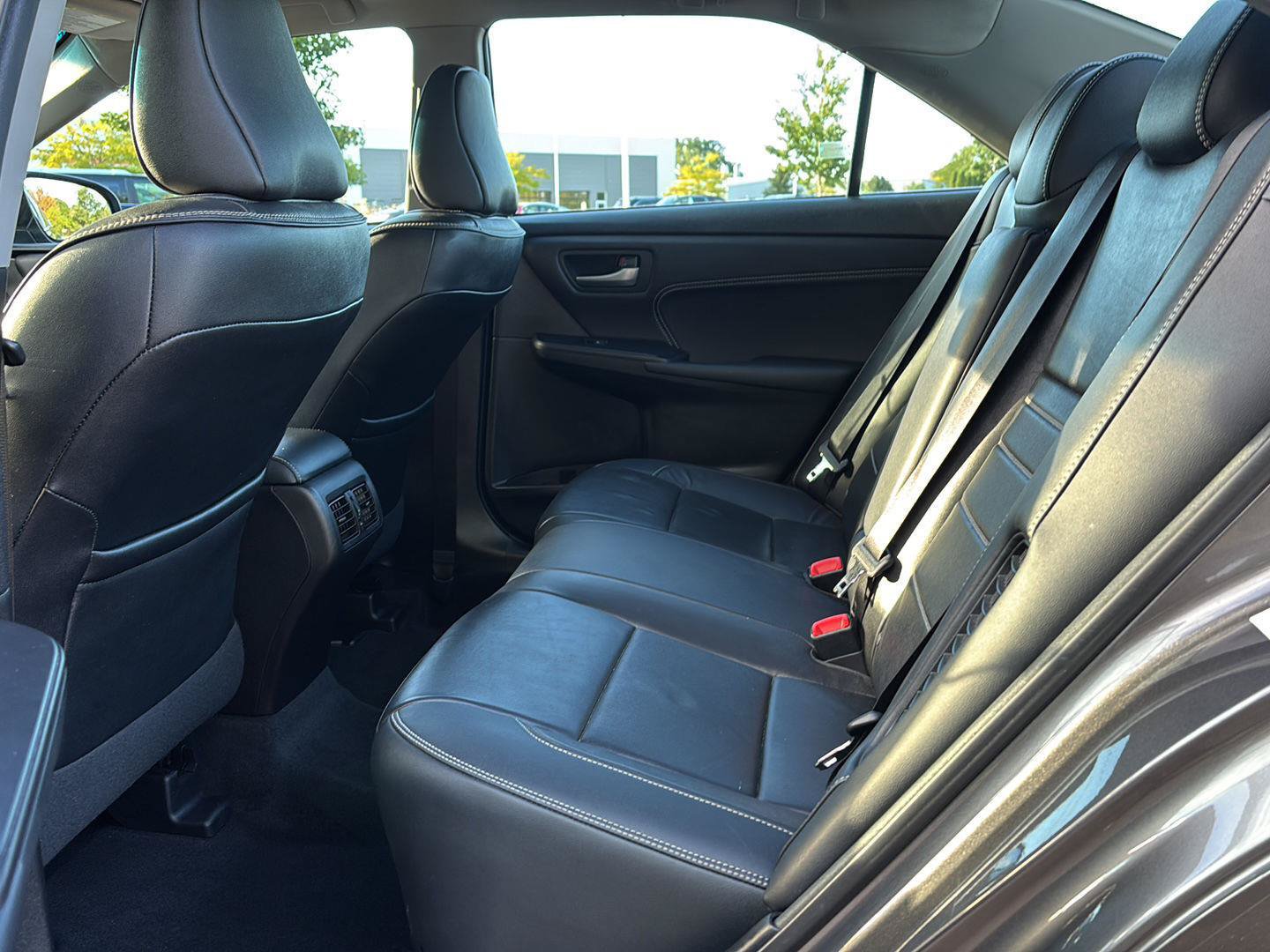 Used 2017 Toyota Camry XLE w/ Moonroof Package FWD image 17