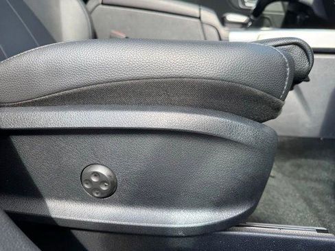 Certified 2023 Mercedes-Benz GLB 250 w/ Premium Package image 31