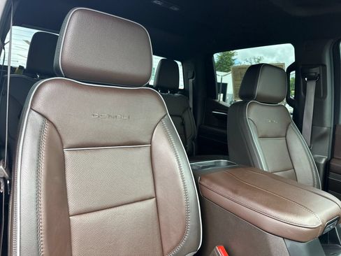 Used 2024 GMC Sierra 1500 Denali w/ Technology Package AWD/4WD image 15
